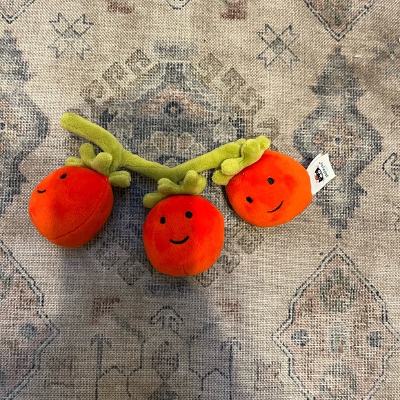 JellyCat Vivacious Vegetable Tomato On The Vine - Picture 4 of 4
